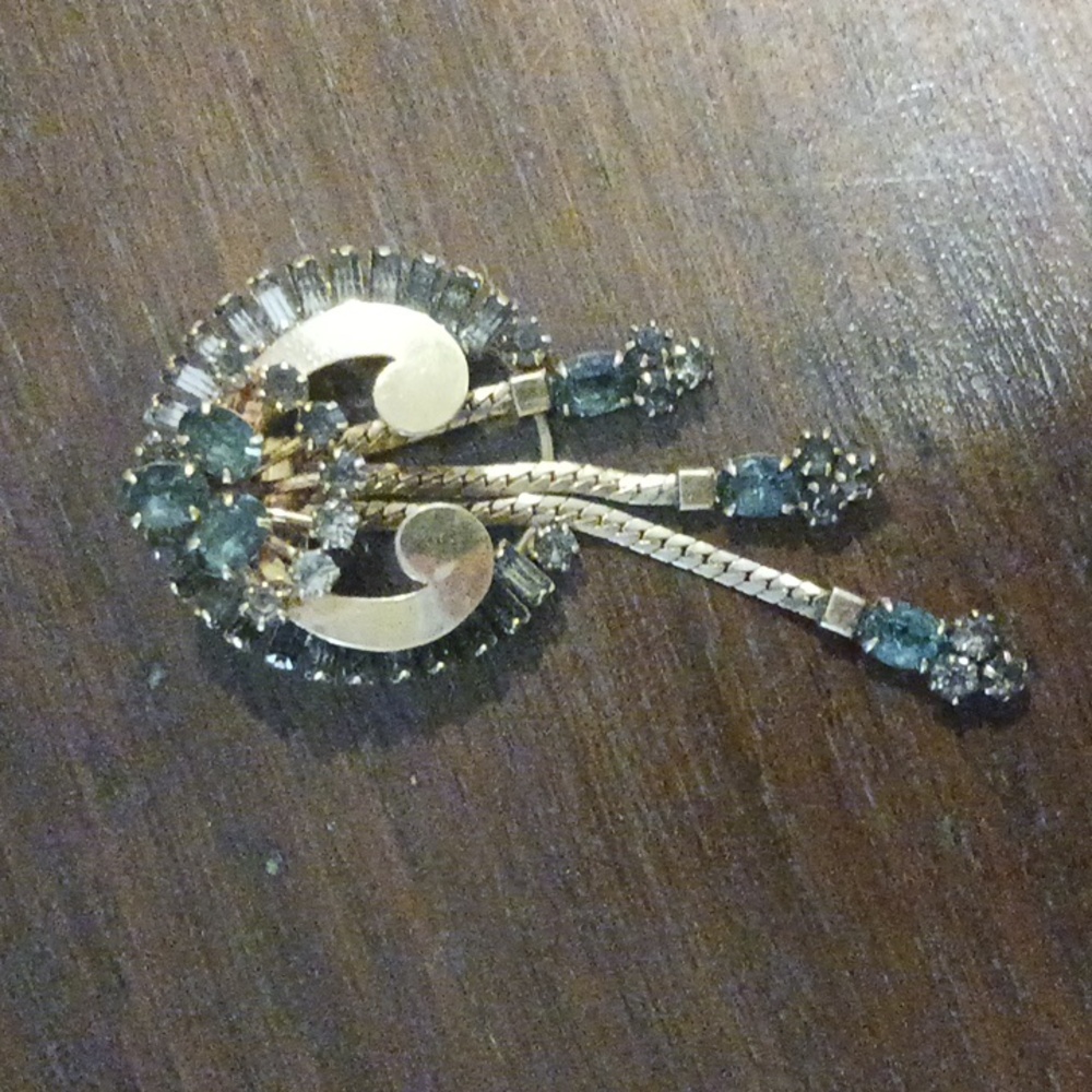 Vintage Charles Reis & Co Brooch pendant, screw back earrings 1/20 12k Gold fill - Picture 2 of 11